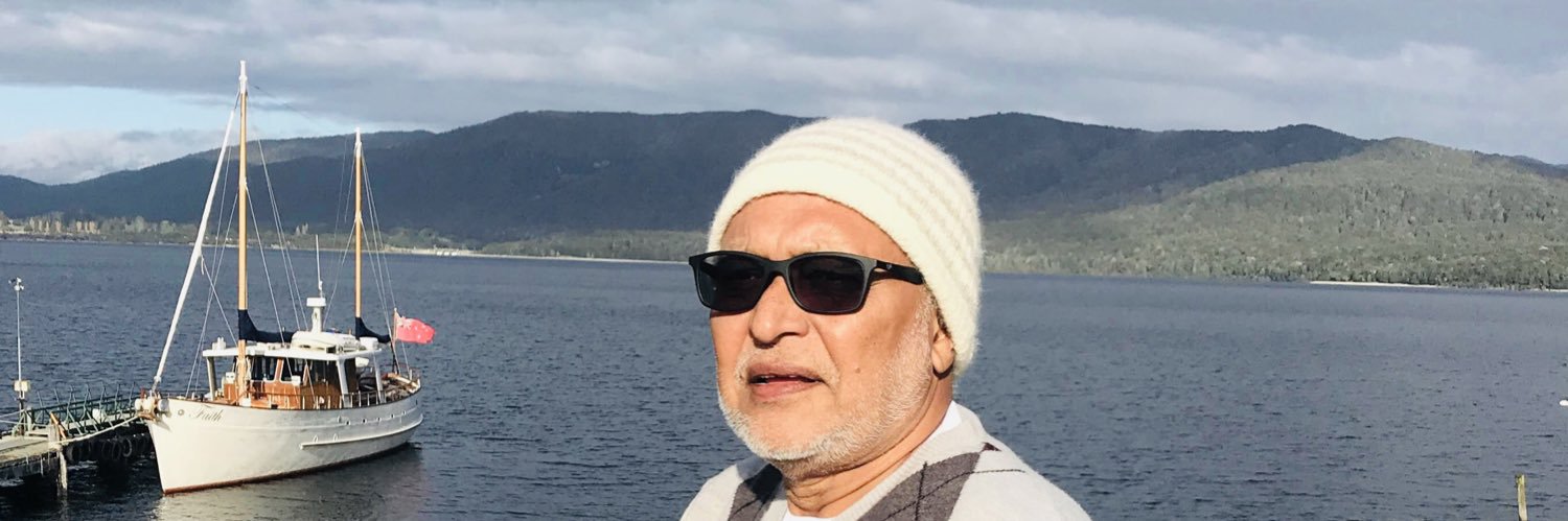omsri's profile banner image