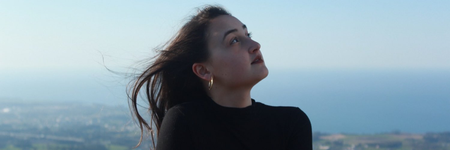 claraestra's profile banner image