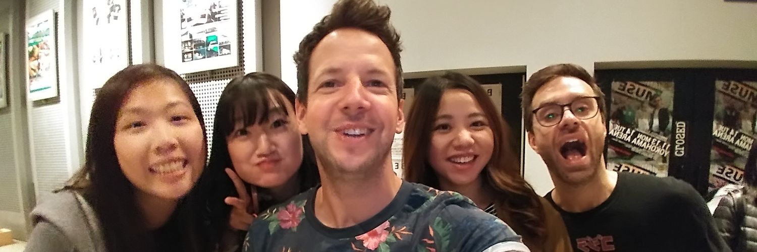 EeChinNee's profile banner image