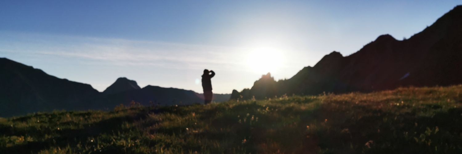 just hosae here 👖 – self made digitallionair banner