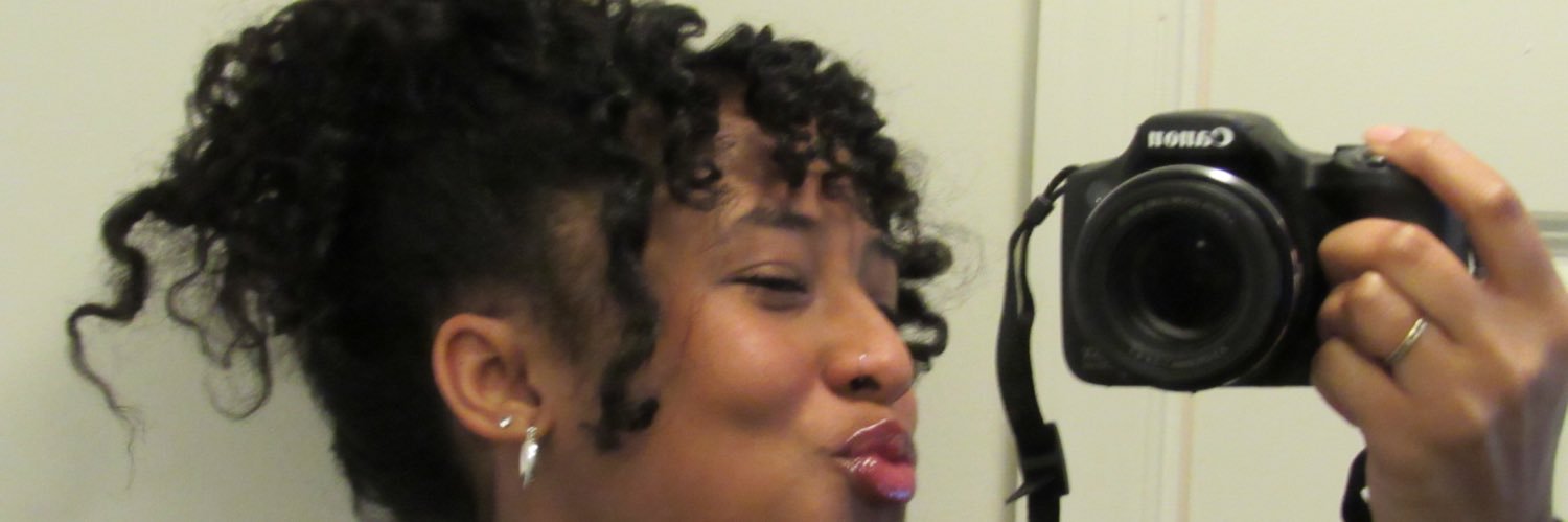 zo_corrine's profile banner image