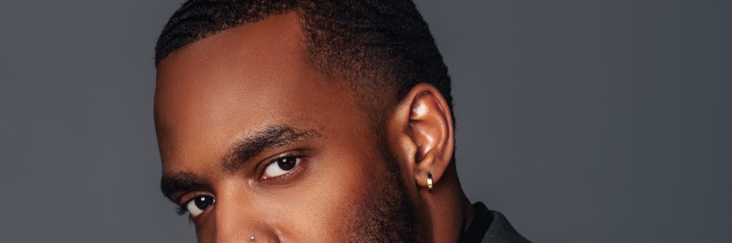 derek. banner