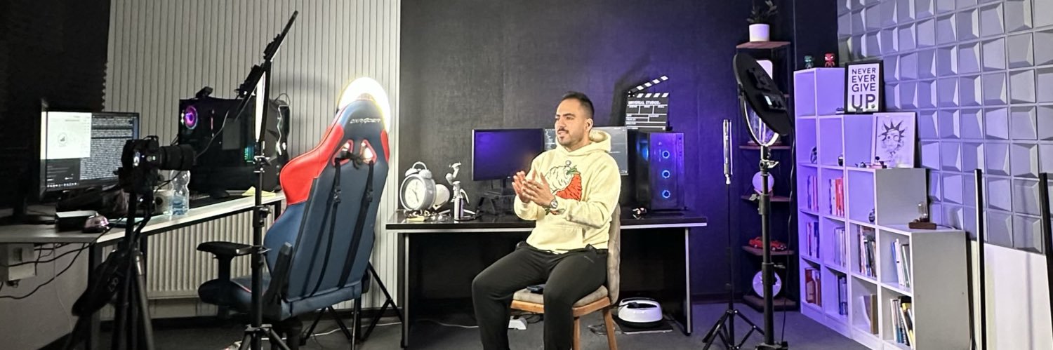 mxkhosravi's profile banner image