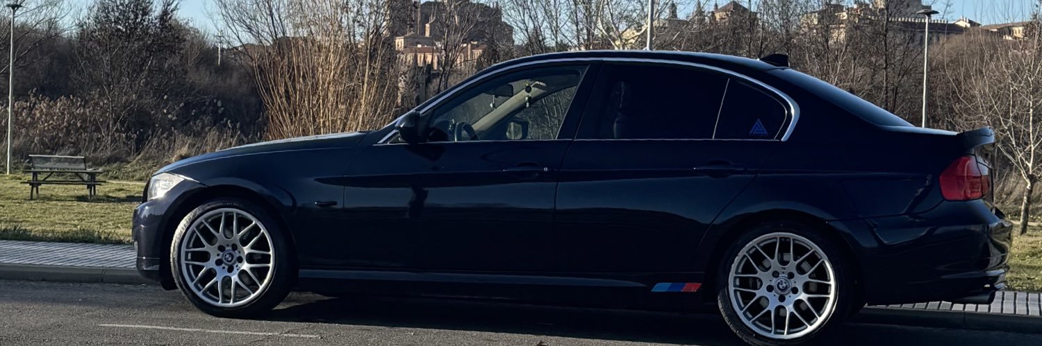 adriloza7's profile banner image