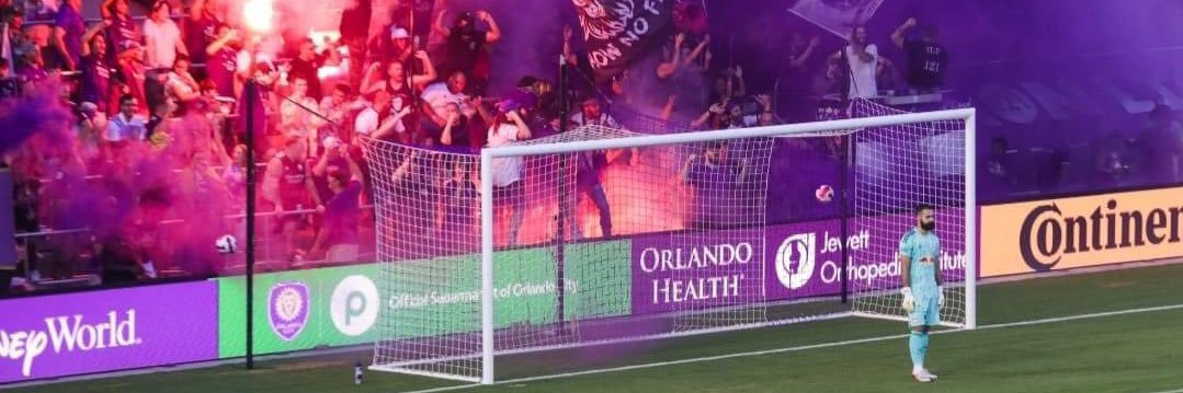 warren hügley banner