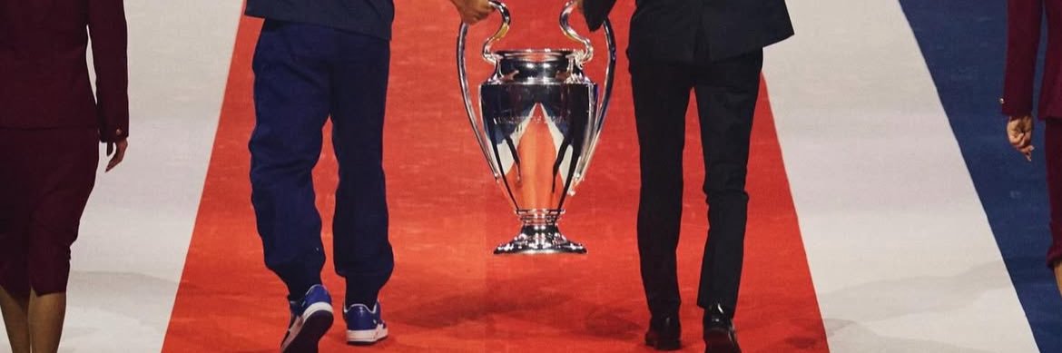 Elliot Panama banner