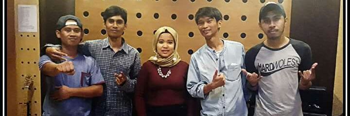 FamousWithWallpaper banner