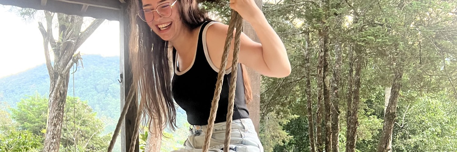 emyypo's profile banner image