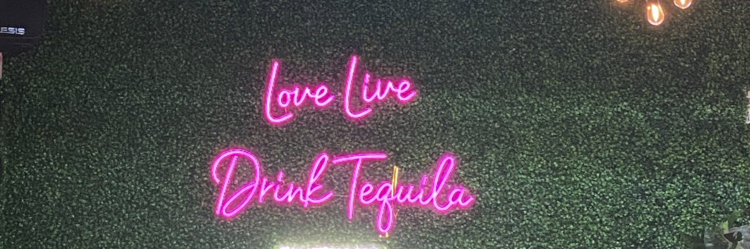 MsMoMoluv's profile banner image