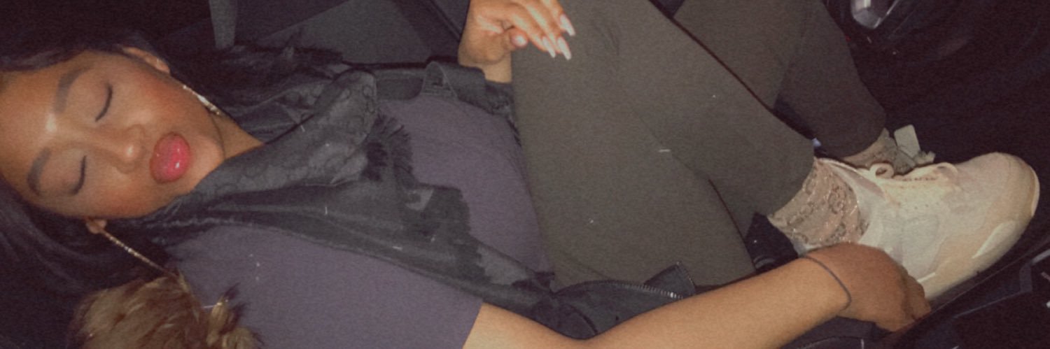 chely__x3's profile banner image