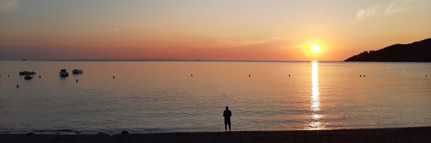 essadinger's profile banner image