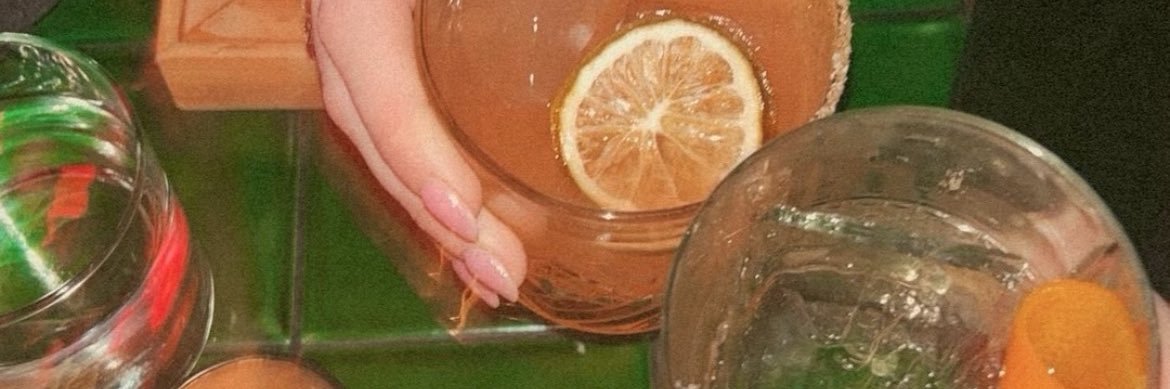 hollysuggitt's profile banner image