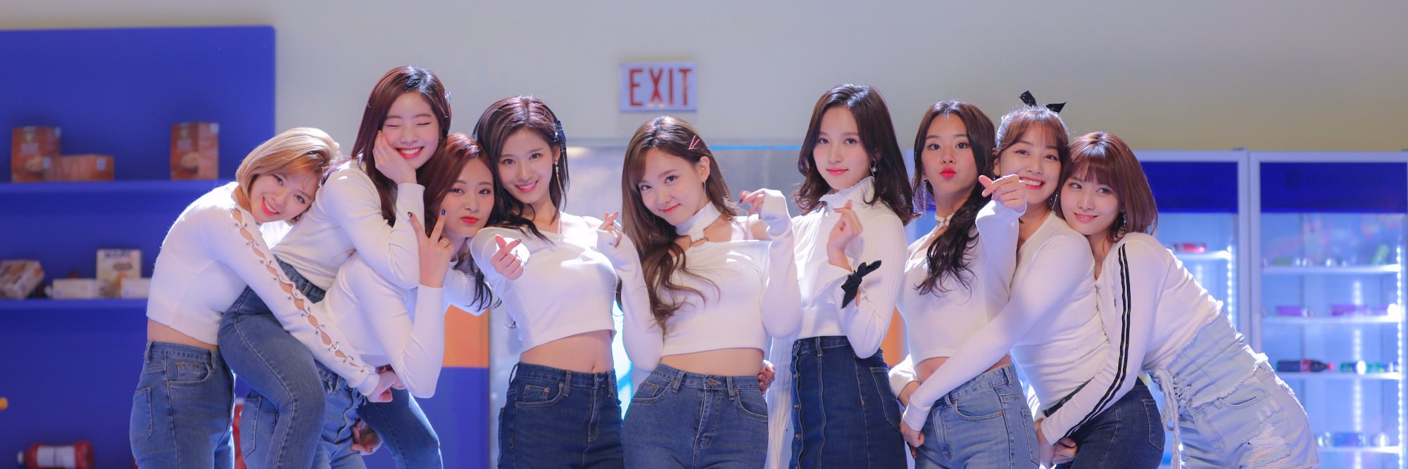 YeeChin_'s profile banner image