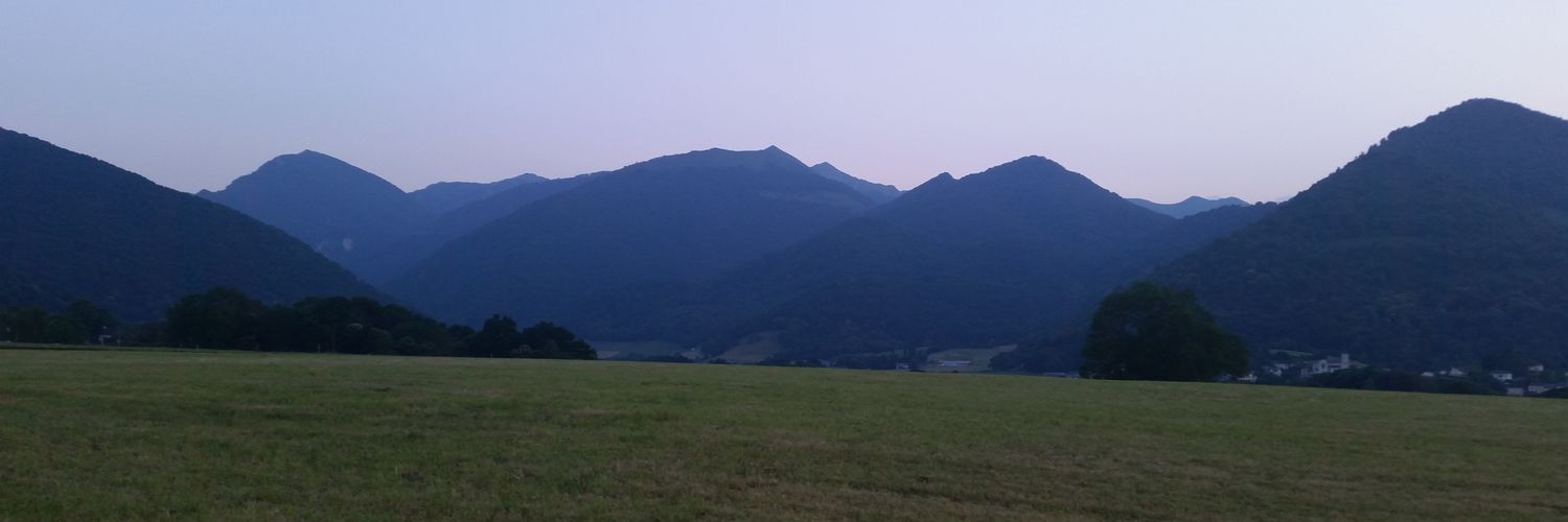 cruzinette's profile banner image
