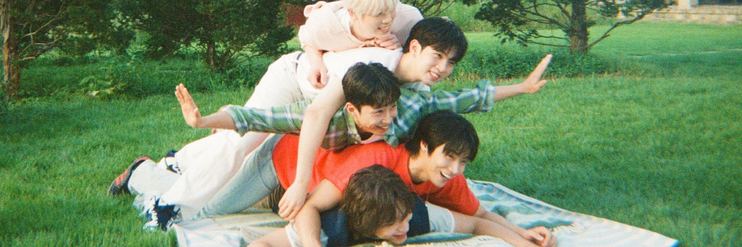 adriiloveeffect's profile banner image