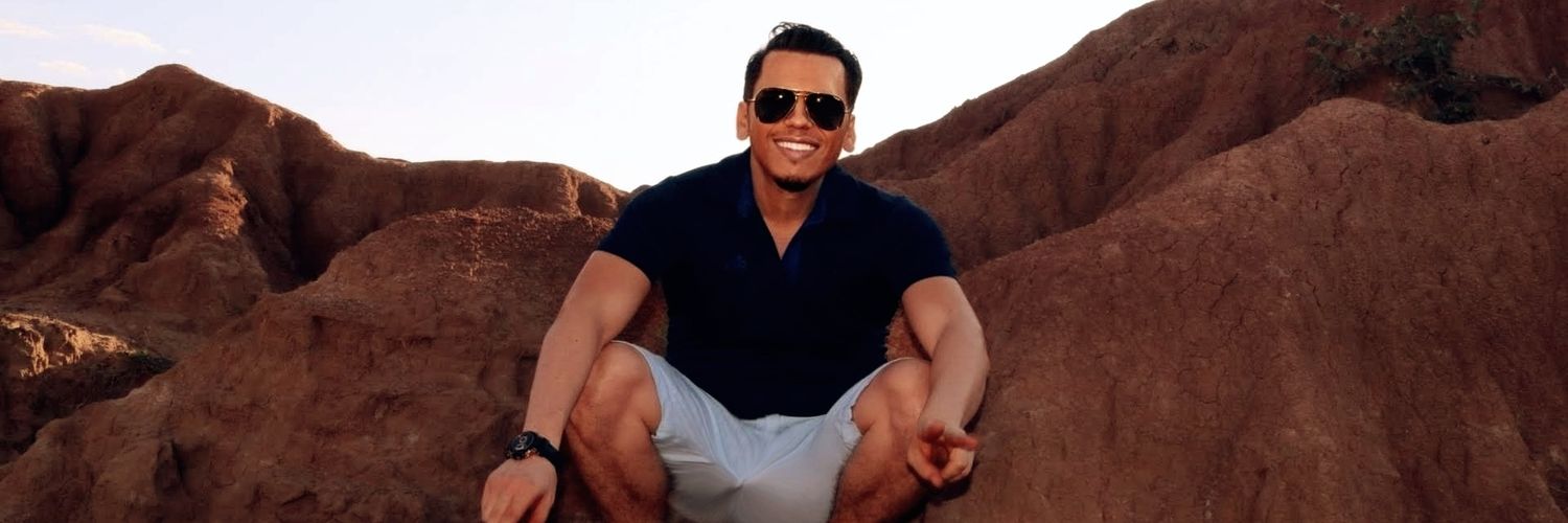 dariuscley's profile banner image