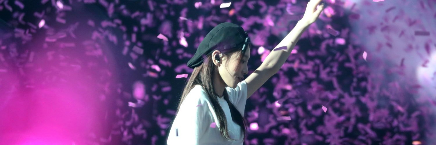2themoon_309's profile banner image