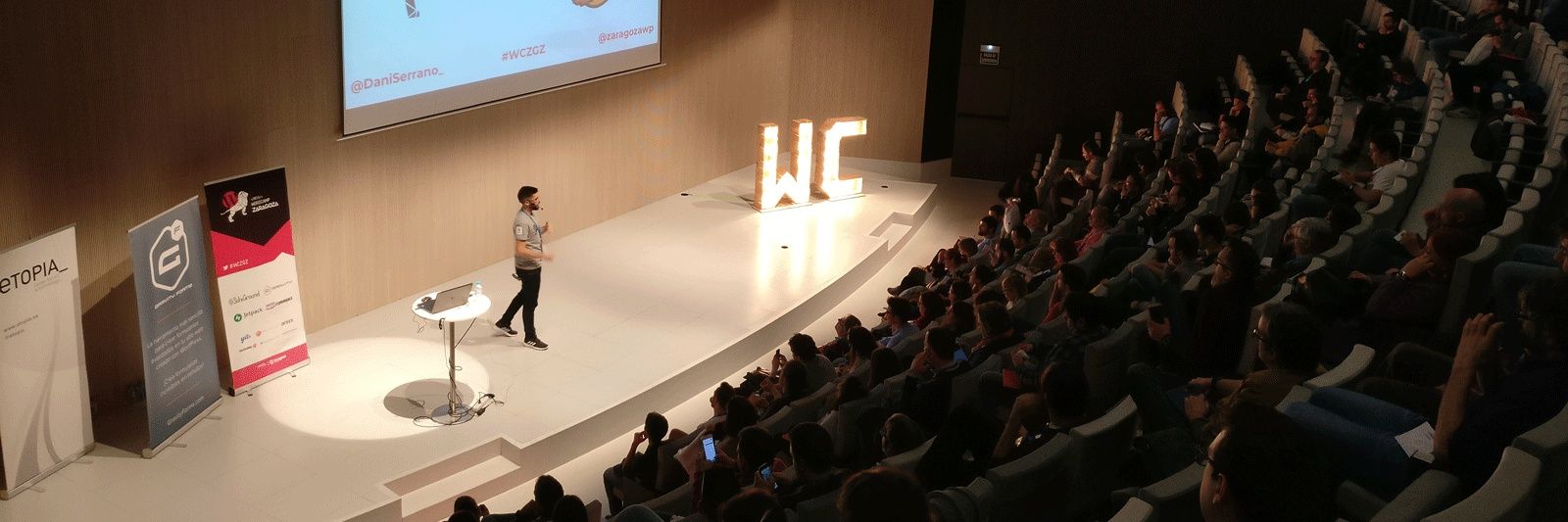 Dani Serrano ✌️🤓 banner