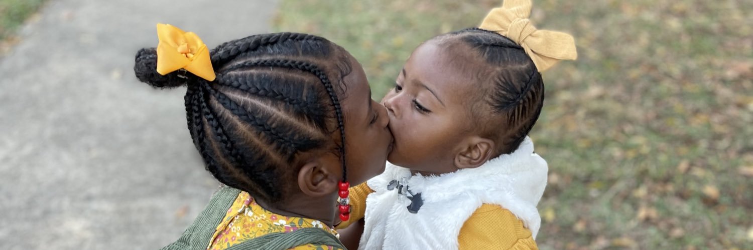 PrettyGal_Monet's profile banner image