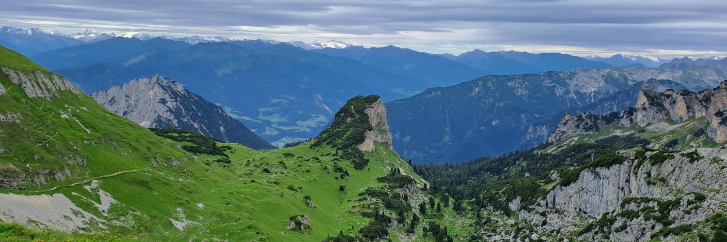 Koesti421's profile banner image