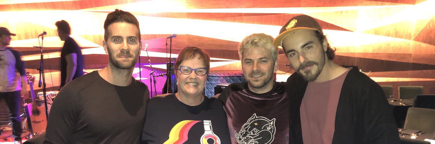 issibitzjtfam's profile banner image