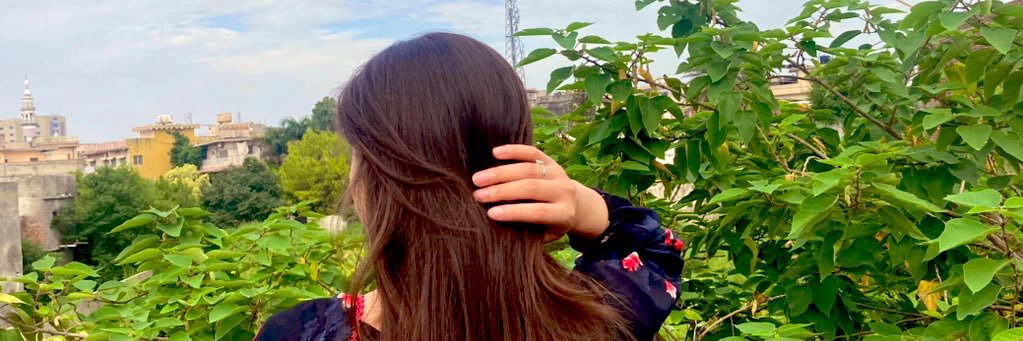 عاتکہ عمر 🥀🌸 banner