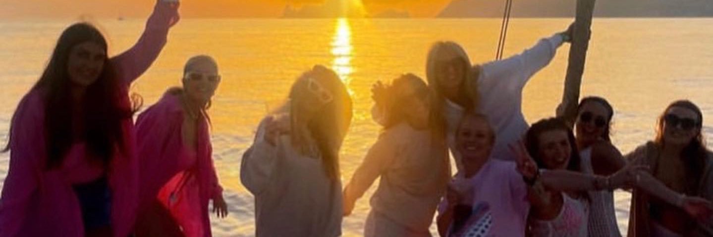 CaraDeakin banner