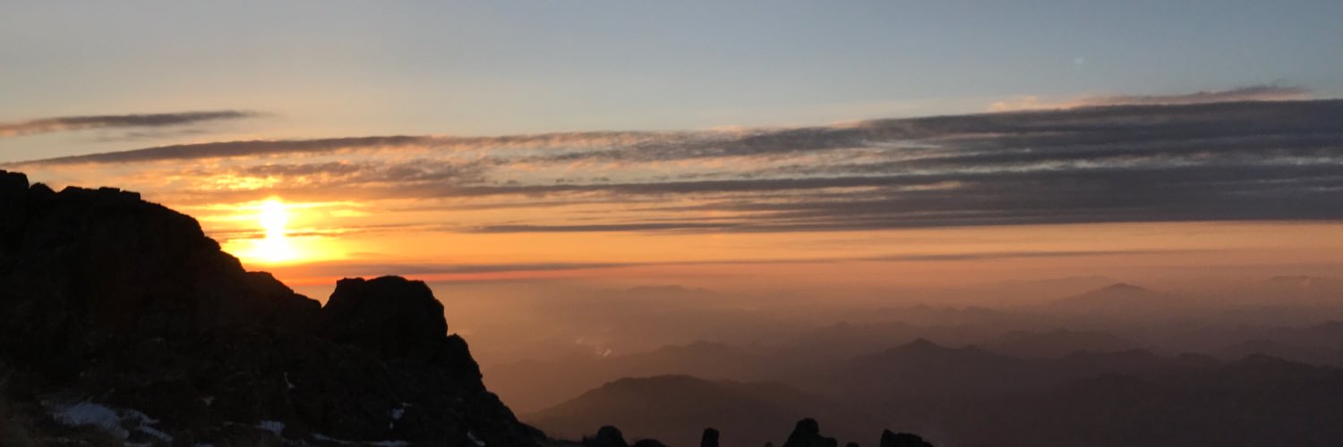 leeeeeg's profile banner image