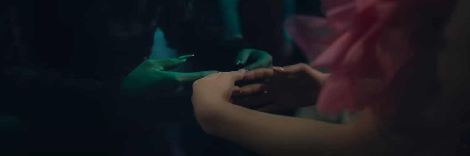 dearelob's profile banner image