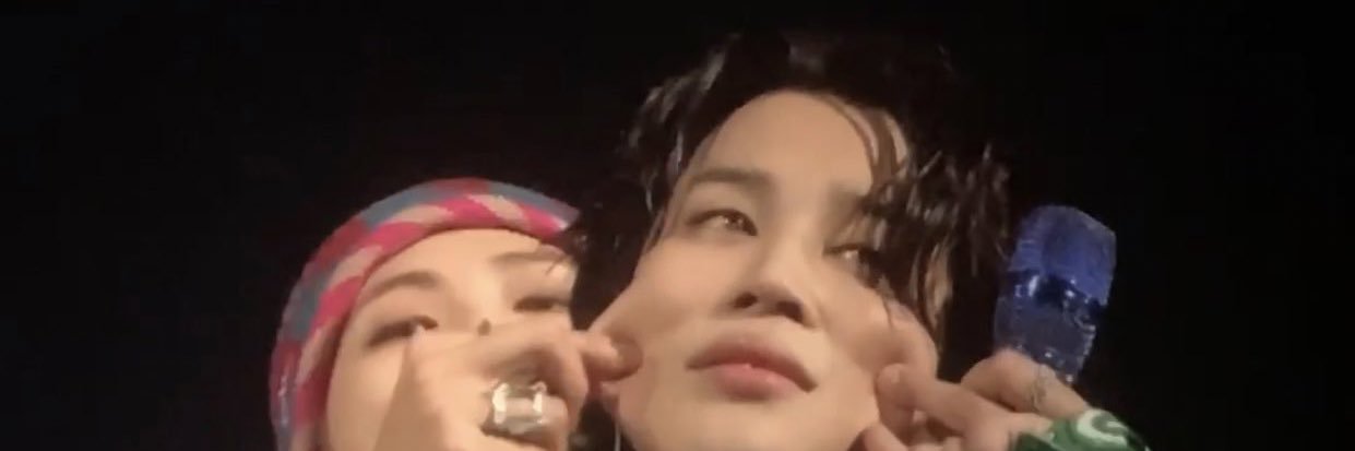 maripi____'s profile banner image
