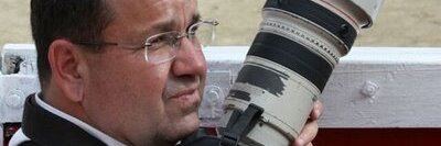 Leonardo León banner