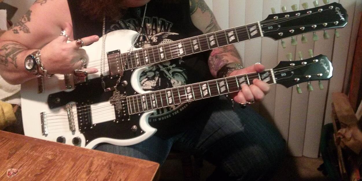 Robby Thunders banner