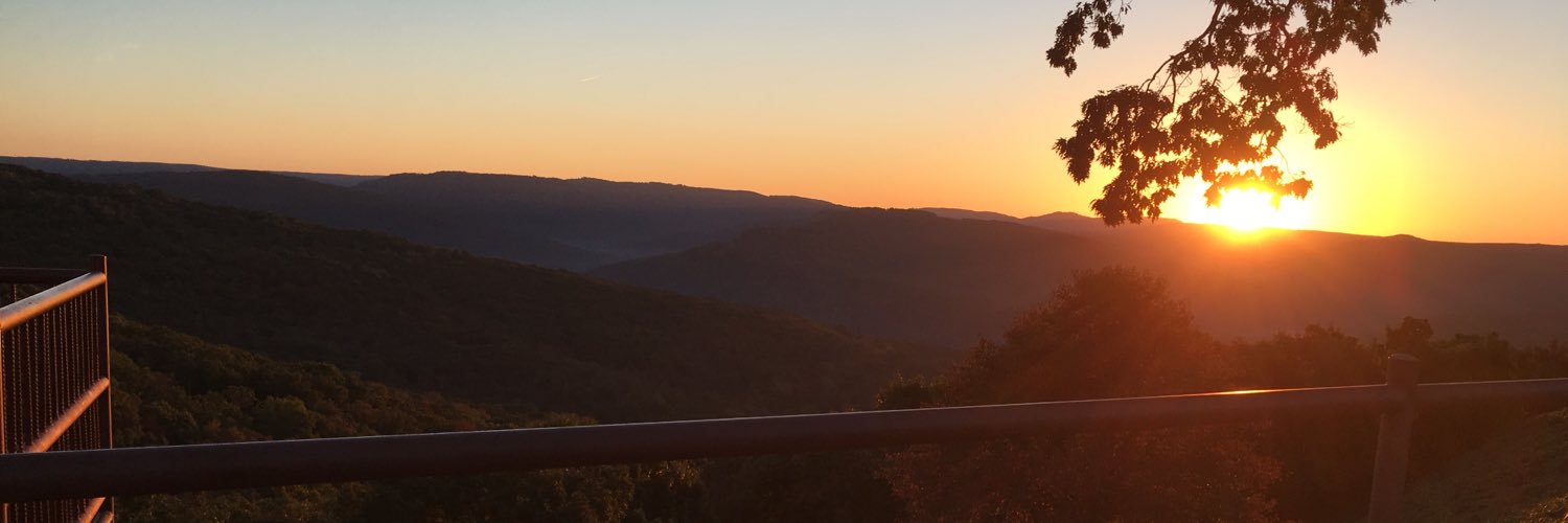 madelyn_98's profile banner image