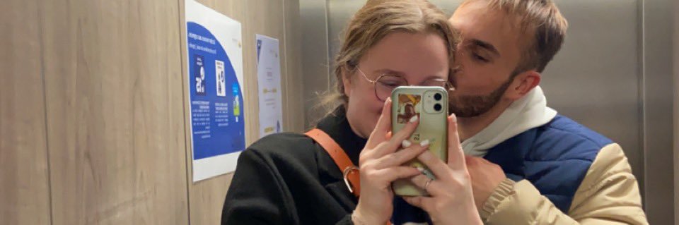 lea_hdley's profile banner image