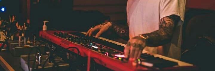 👣😈 banner