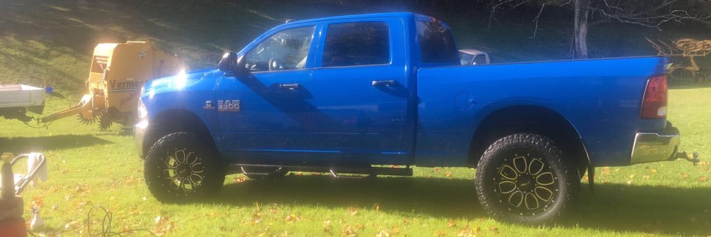 B_rett13's profile banner image