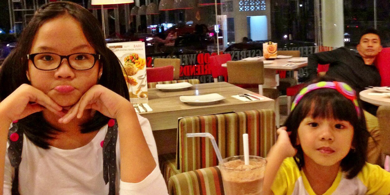 nienha's profile banner image