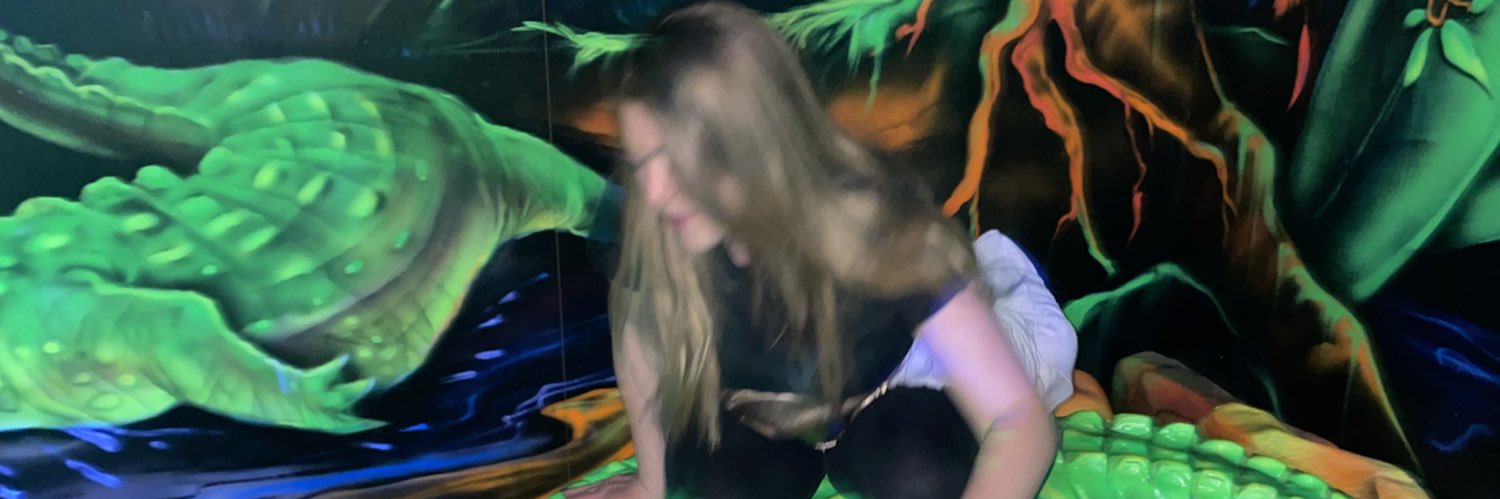 mshbrst's profile banner image