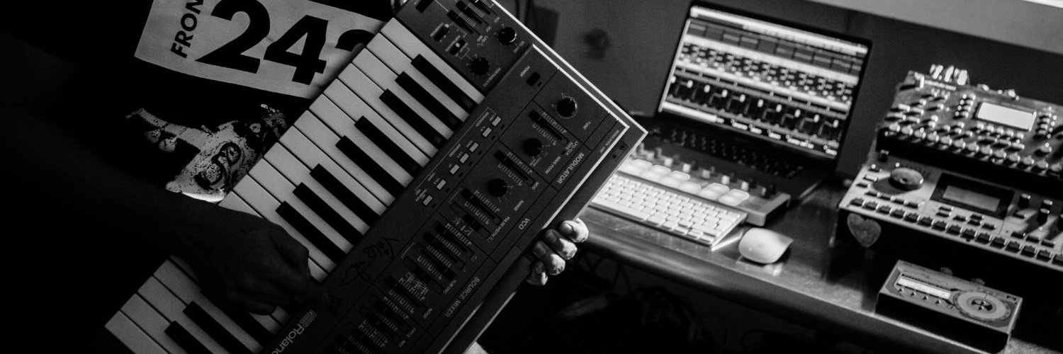 ΔLEJΔNDRO DΔVILΔ banner