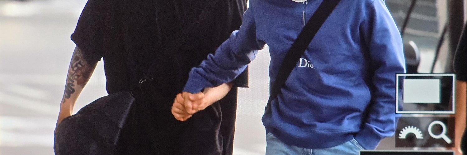 iS2namkook's profile banner image