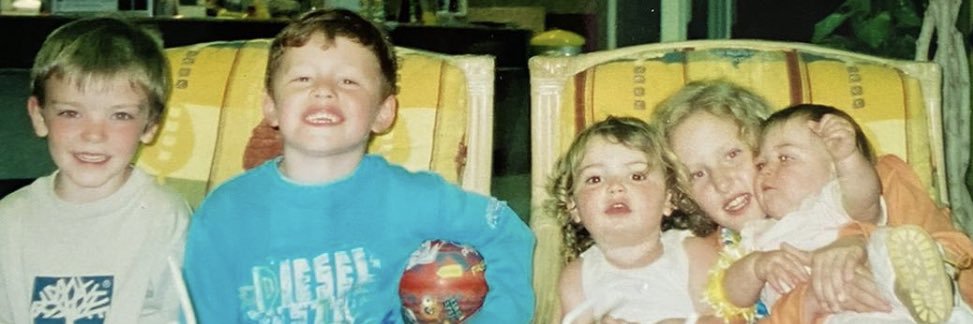karis_docherty's profile banner image