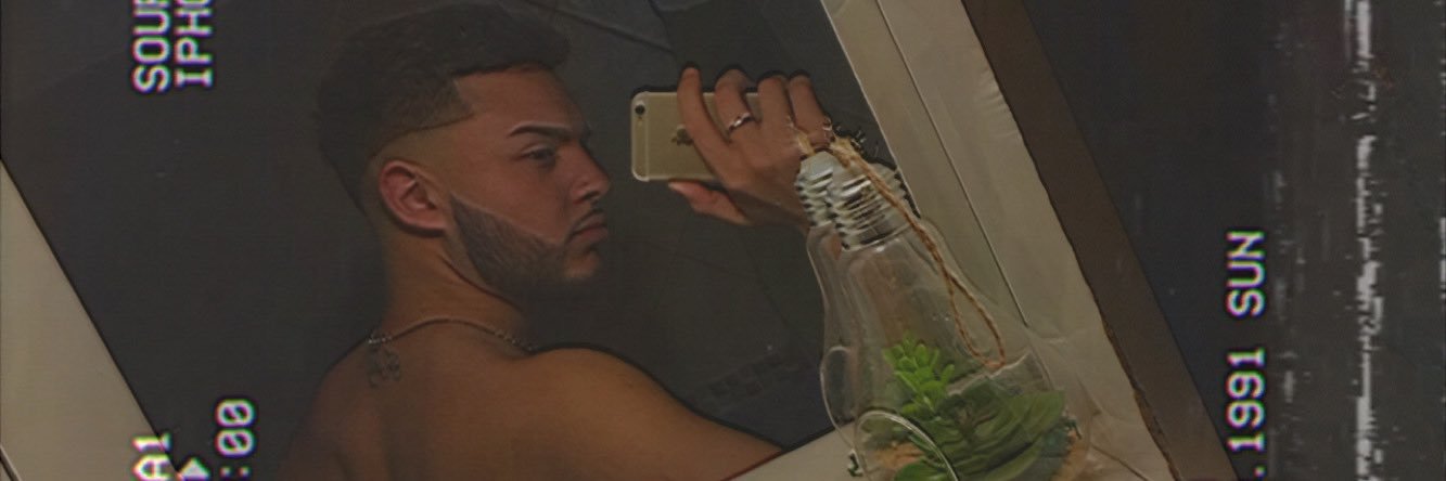 facundovince's profile banner image