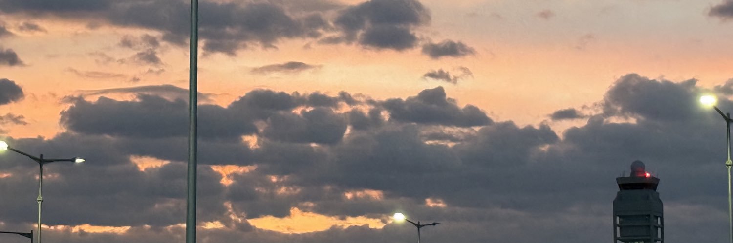 lmNoti's profile banner image