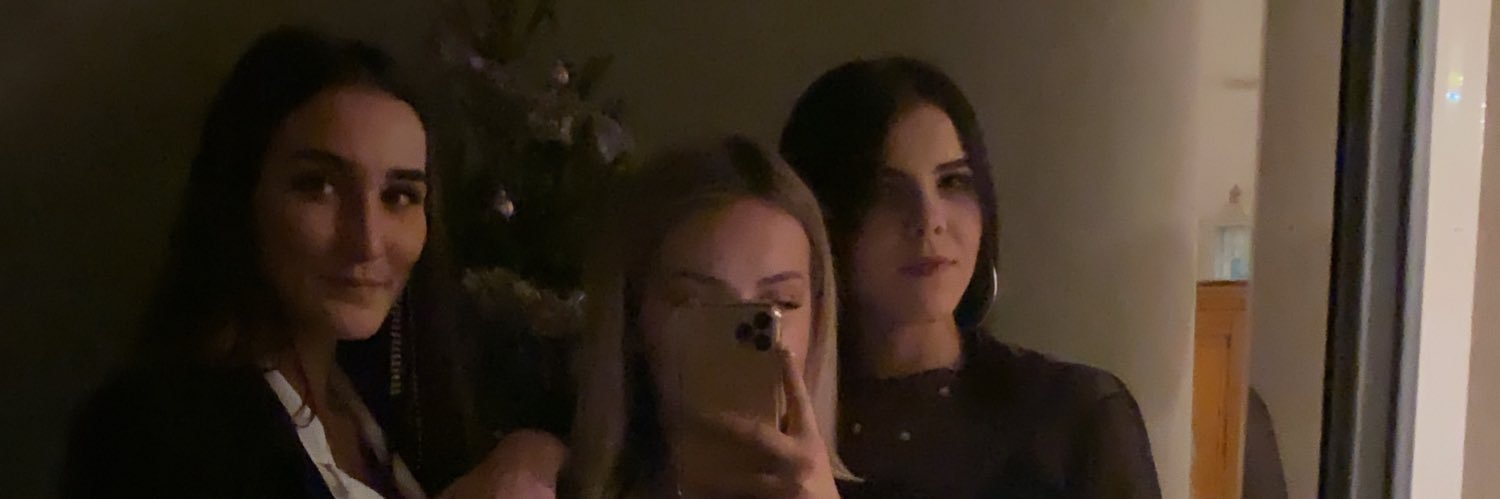 clarabesson_'s profile banner image