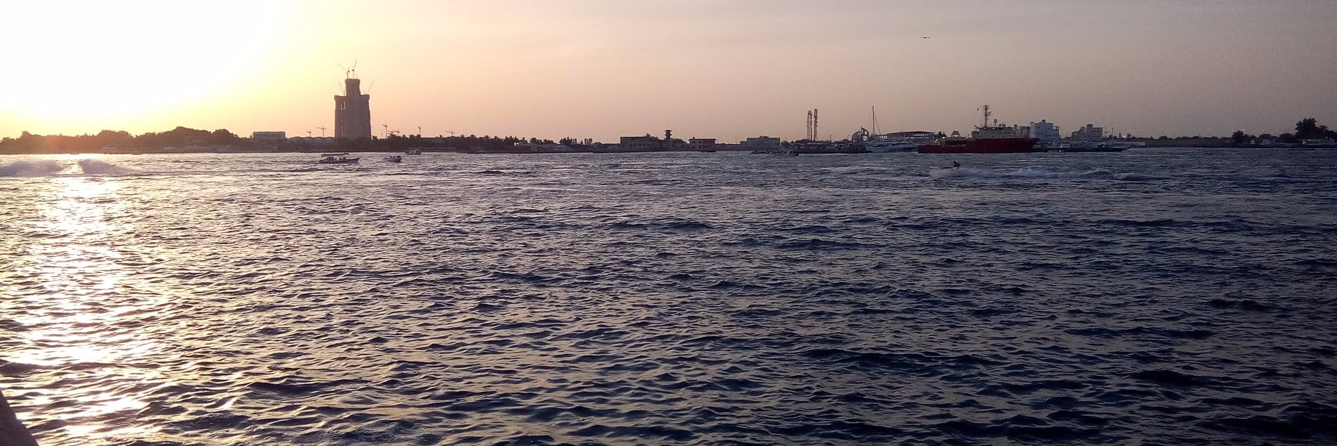 bint_e_waseem's profile banner image