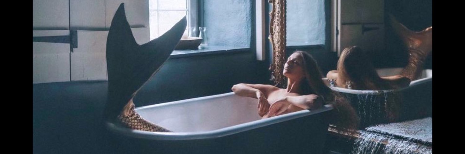 ElizabethMtzH's profile banner image