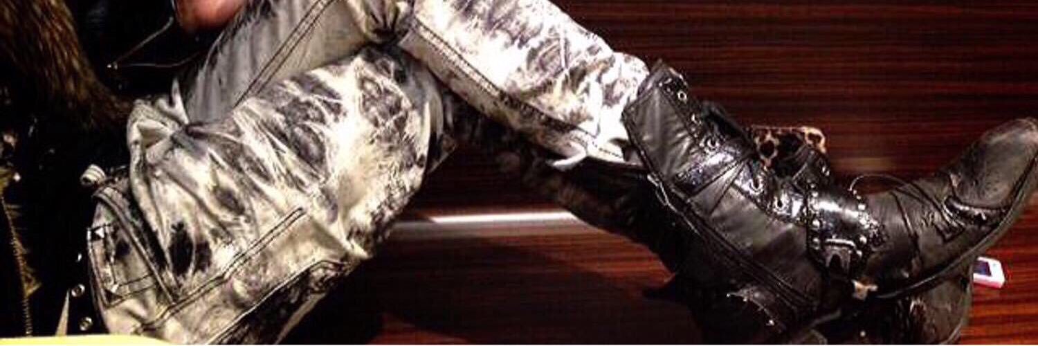axoxw's profile banner image