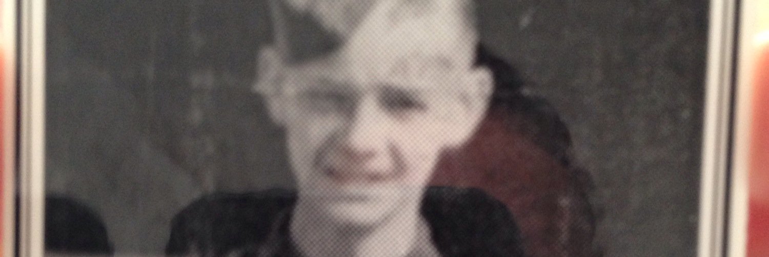 hello1935's profile banner image