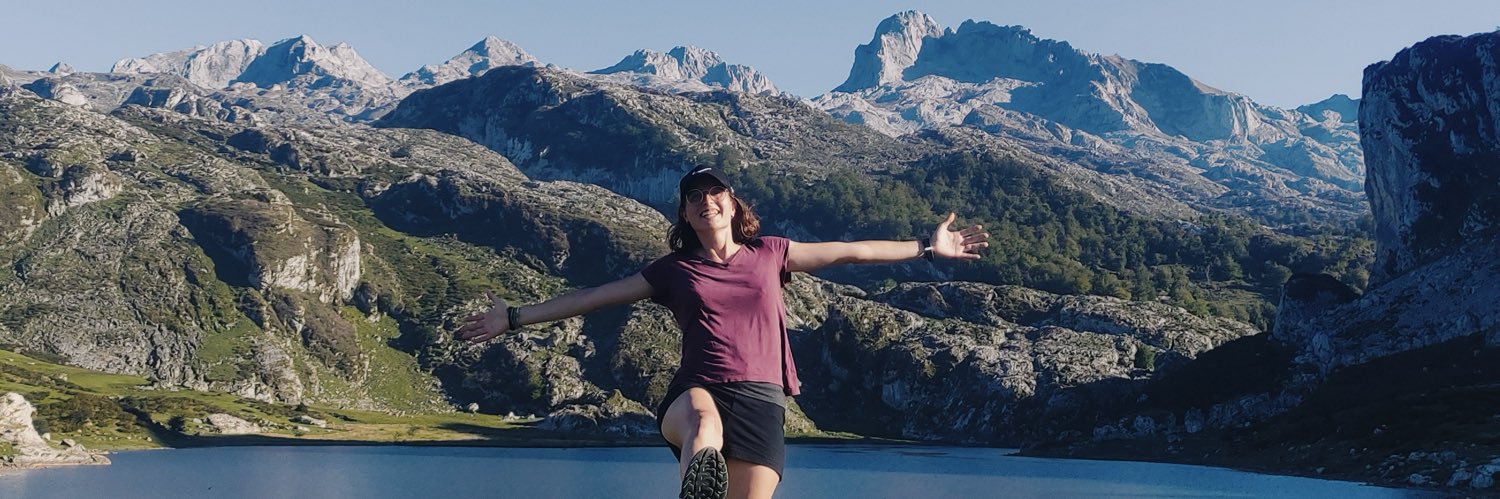 paulaboti's profile banner image