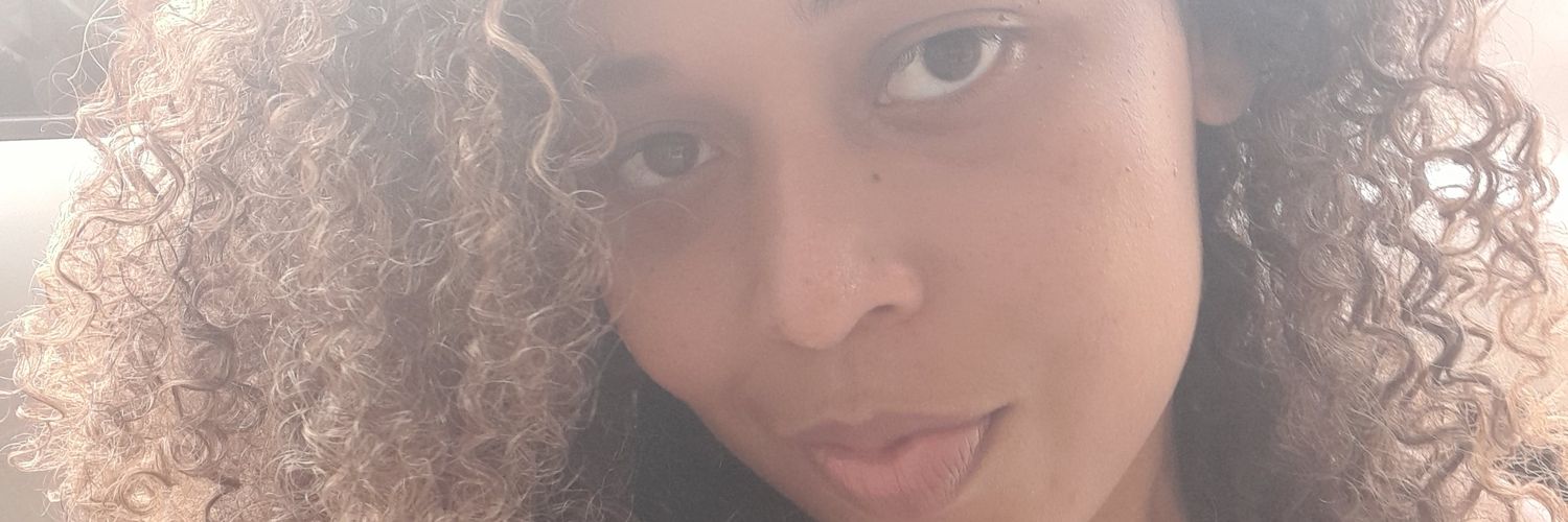 ingridbellla's profile banner image
